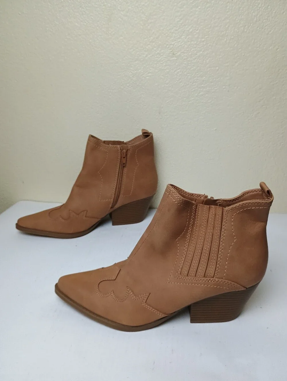 Indigo 9M Tan country Western-vegan Leather Ankle Booties Pointed Toe Stitching